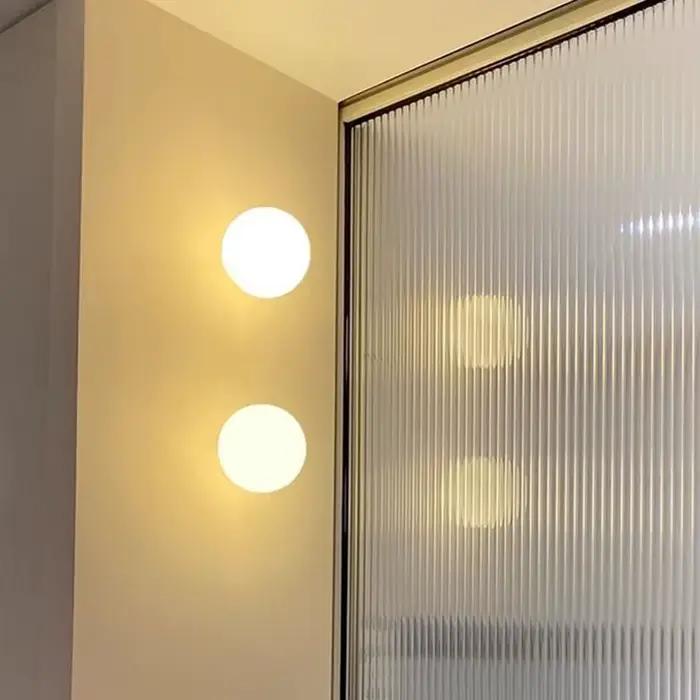 Lampe boule de verre moderne blanc laiteux lampes murales en verre pour chambre salon canapé fond Ba