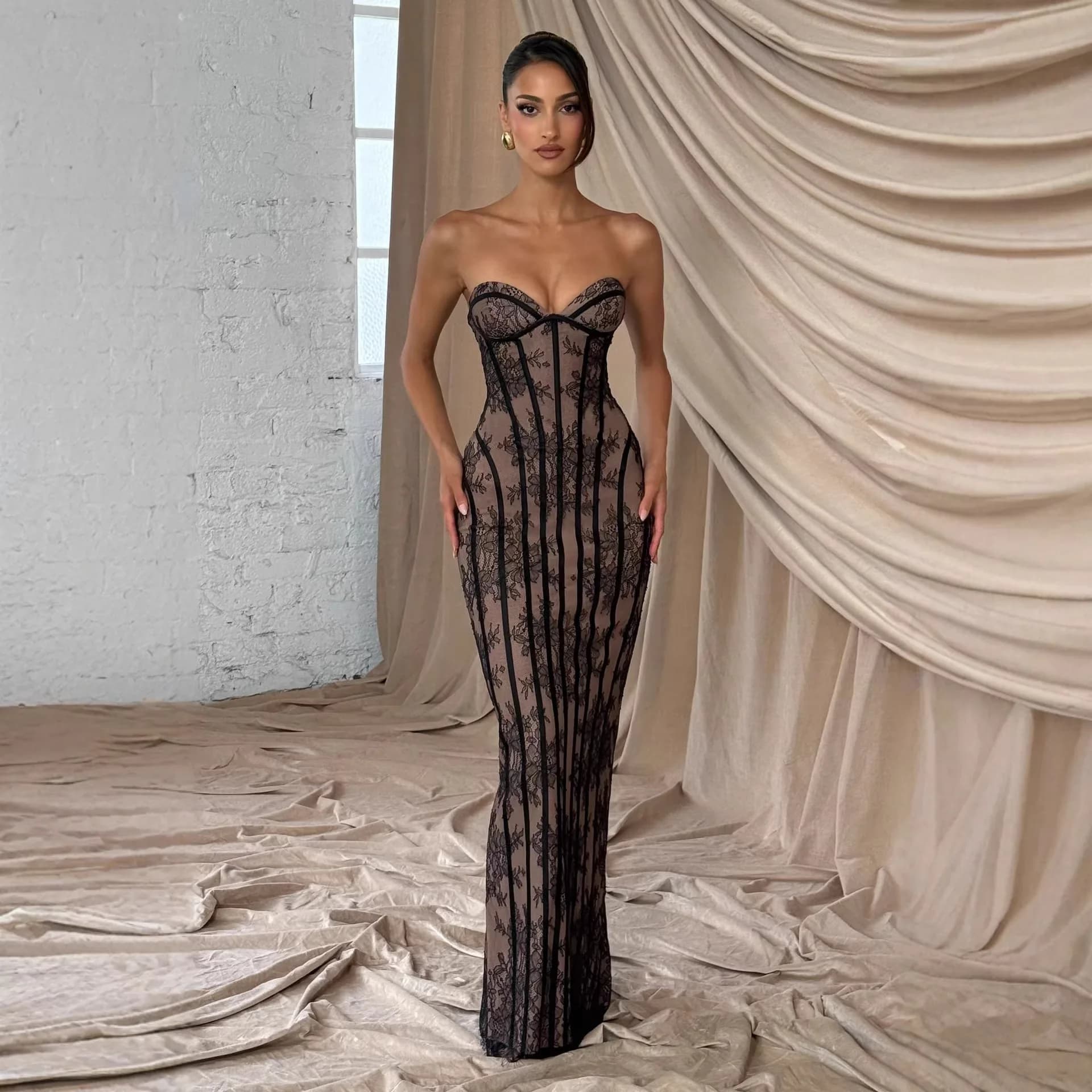 Robe longue élégante sans bretelles en dentelle pour femme, robe de soirée sexy avec corset, robe ma