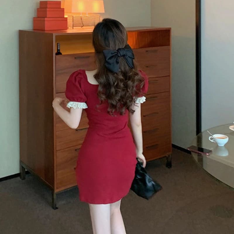 Robe à manches courtes bouffantes pour femmes, col carré, mince, tempérament, gaine, doux, sexy, rob