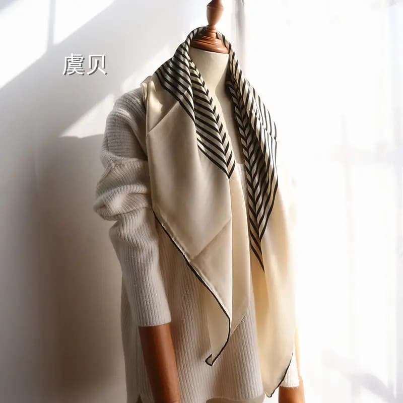 Écharpe en satin de soie naturelle de haute qualité pour femme, imprimée rayures noires et blanches,