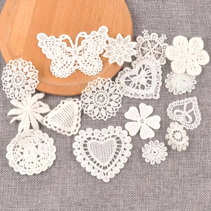 Garniture en maille avec appliques en dentelle blanche, fleur pour coudre sur tissu Guipure, fournit