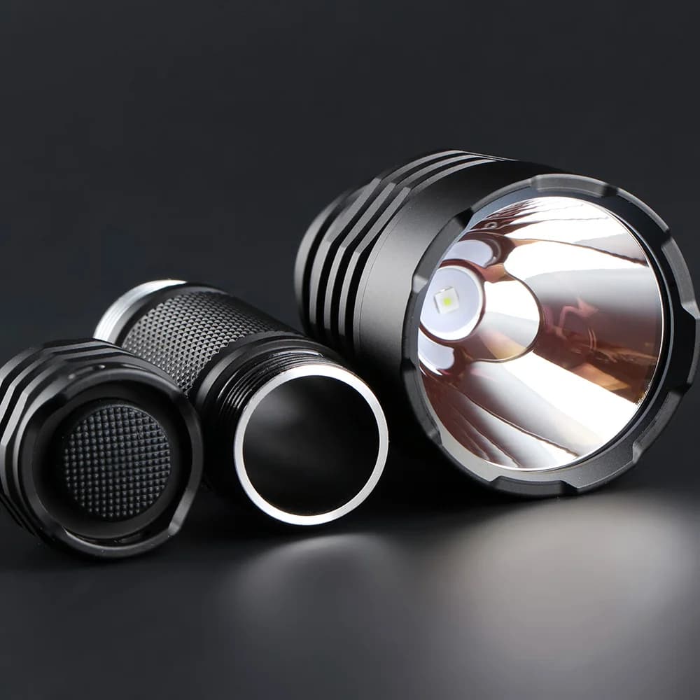 Convoi C8 Plus avec KP CSLNM1.F1 lampe torche à lumière verte EDC Linterna Led 18650 Latarka puissan
