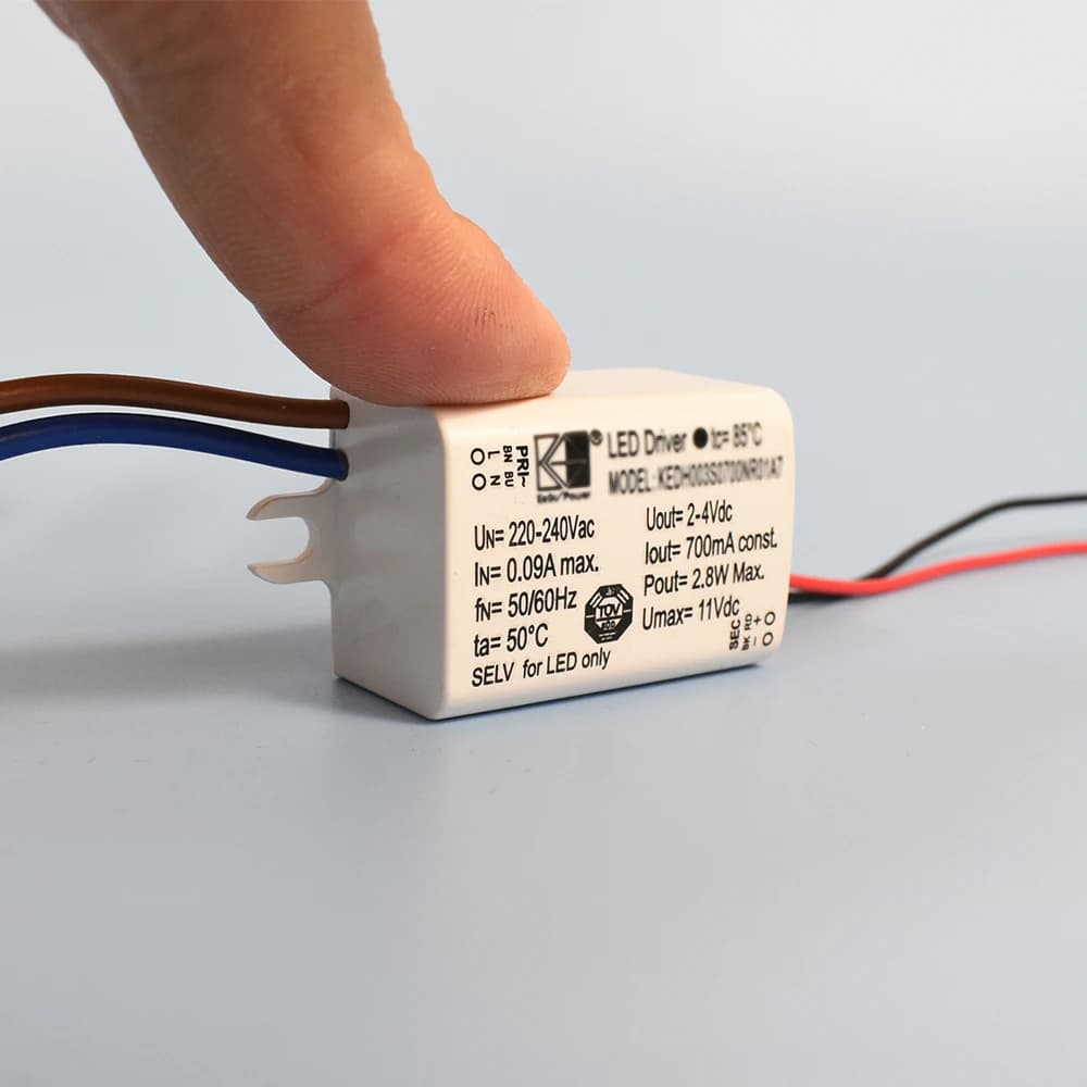 Petit pilote 700mA alimentation pour applique 3-9V linéaire 3030 LED transformateur de lit SELV avec