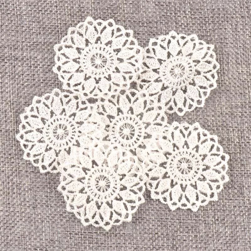 Garniture en maille avec appliques en dentelle blanche, fleur pour coudre sur tissu Guipure, fournit