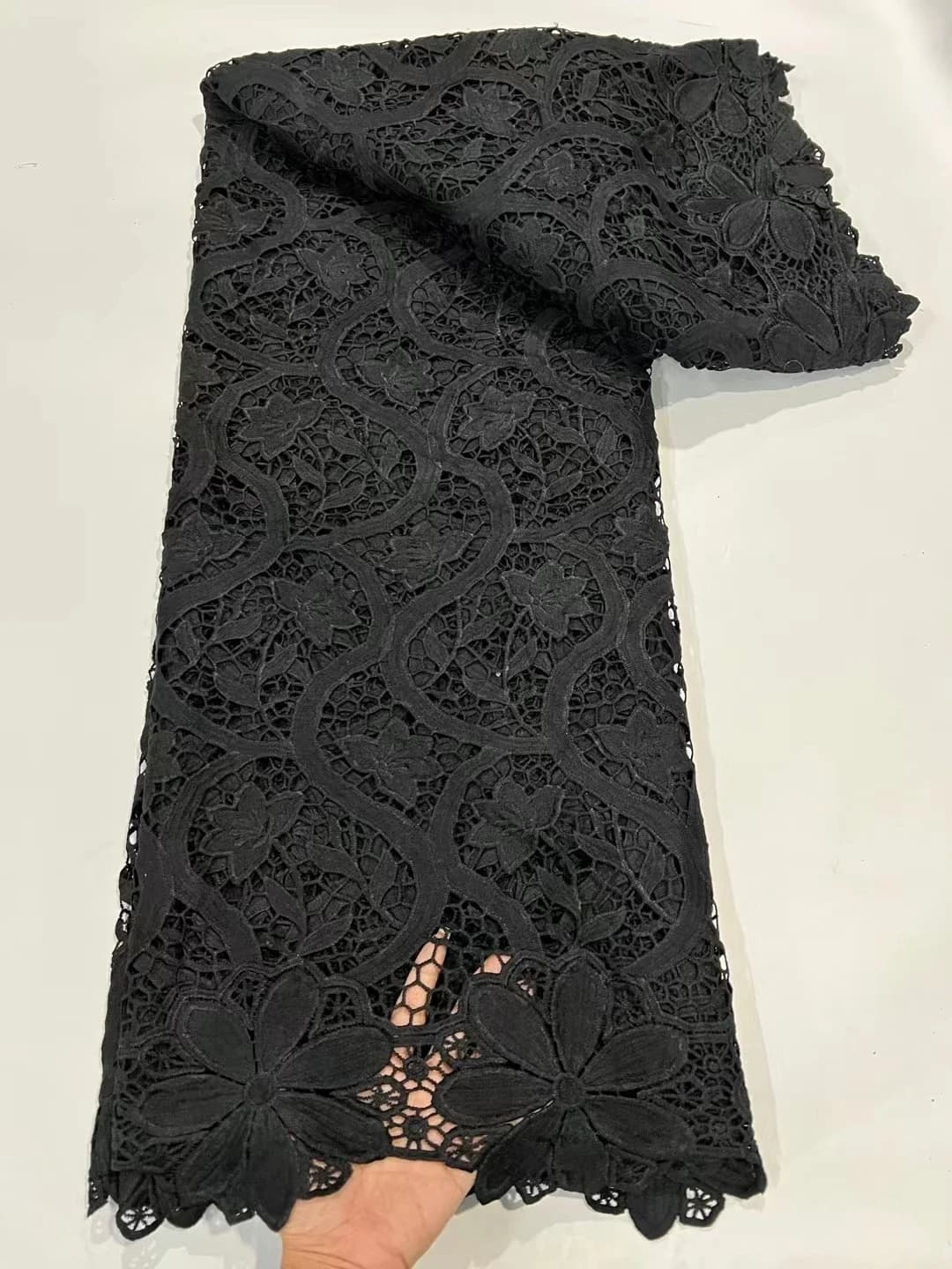Tissu africain noir en dentelle Guipure, tissu nigérian en dentelle Soluble dans l'eau de haute qual