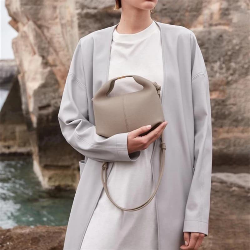 Sac à bandoulière en cuir véritable pour femme, nouveau design tendance, petit format