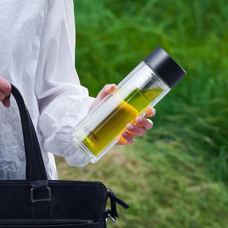 Bouteille d'eau en verre avec passoire à thé et couvercle de tasse magnétique, tasse d'eau résistant