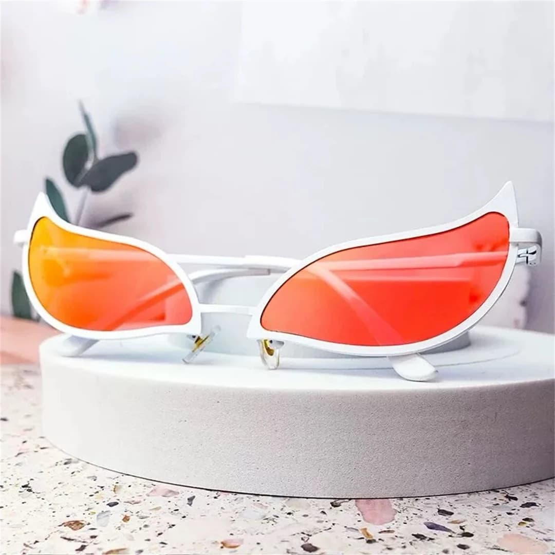 Donquixote PVC lunettes de soleil Doflamingo Cosplay lunettes Anime oeil de chat lunettes de soleil 