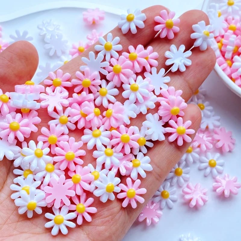 50 pièces nouveau 11mm mignon Mini chrysanthème dos plat résine Cabochons Scrapbooking bijoux à bric