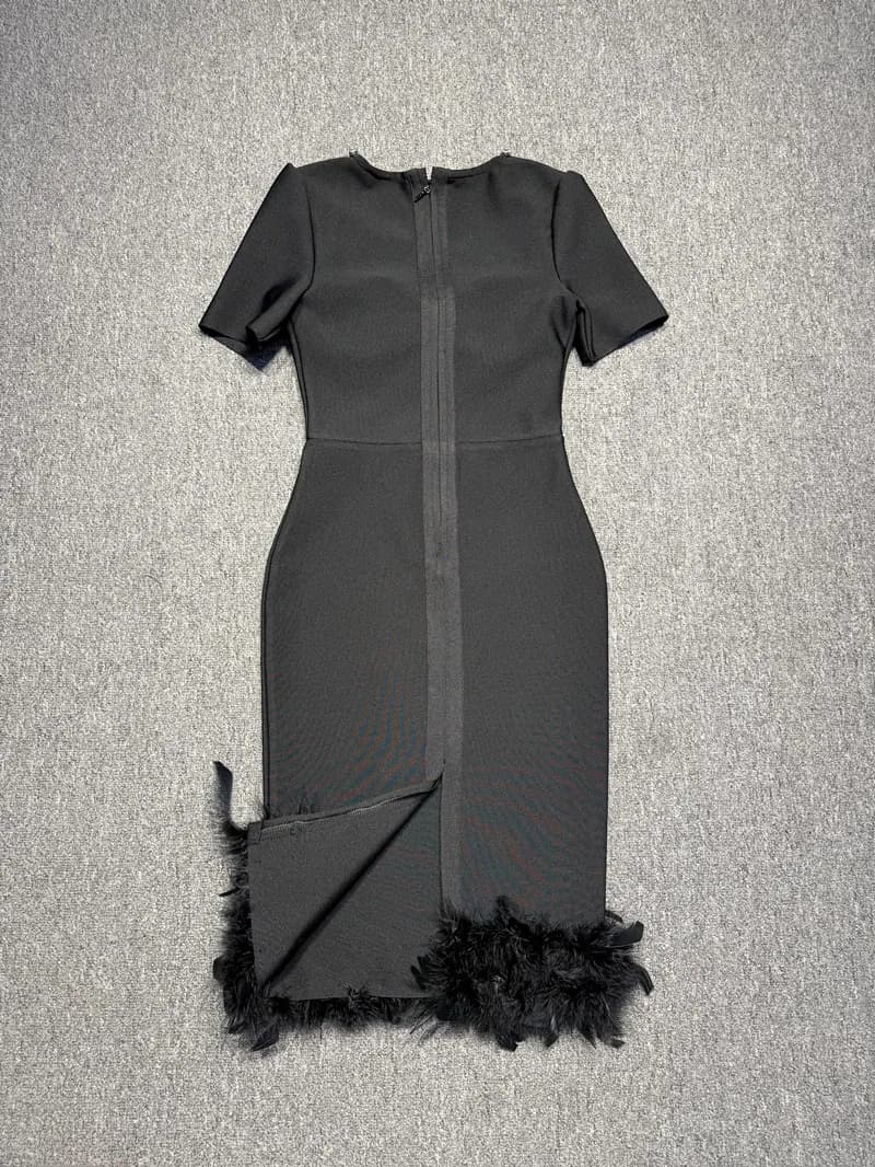 Robe à bandes pour femmes, couleur noire, Sexy, manches courtes, col carré, plumes, moulante, mi-mol