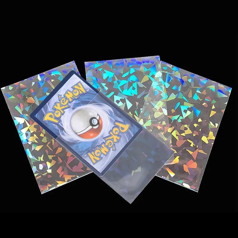 50pcs doux commerce Laser carte Film manchon Transparent 66*91mm Pokemon TCG jeu protecteur dossier 