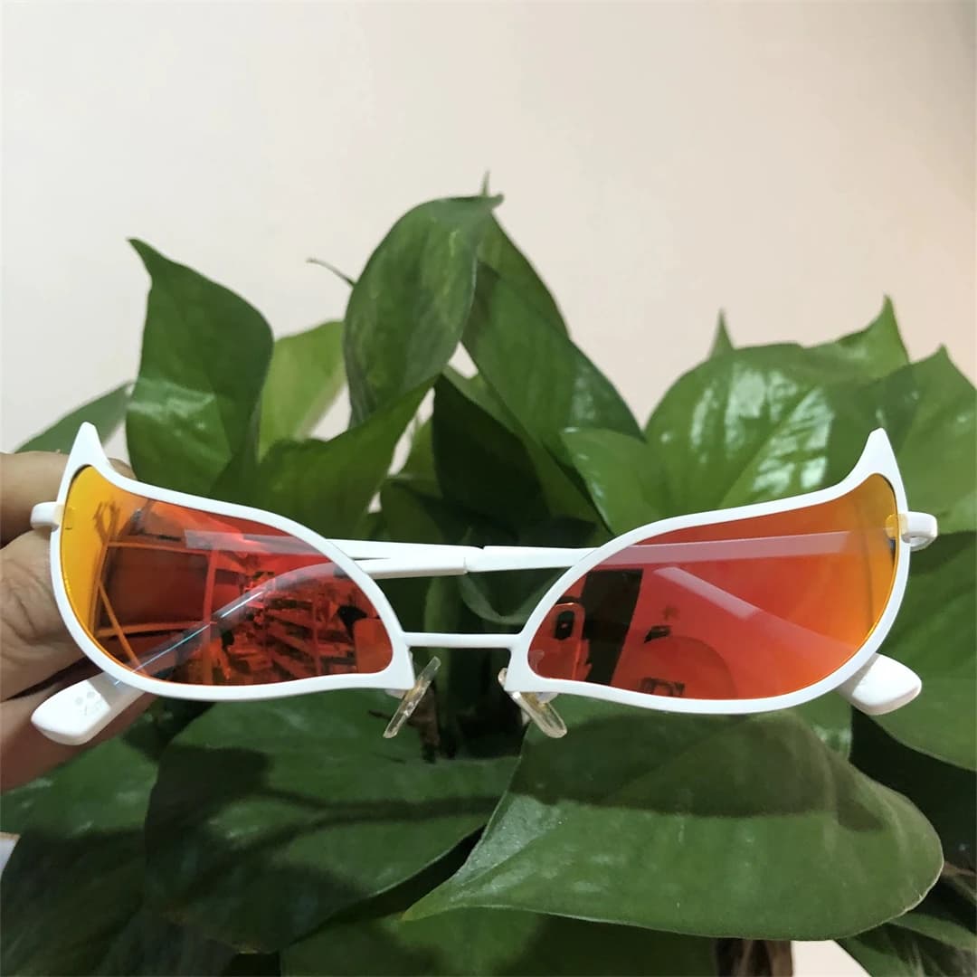 Donquixote PVC lunettes de soleil Doflamingo Cosplay lunettes Anime oeil de chat lunettes de soleil 