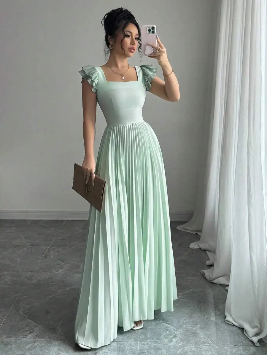 Robe maxi élégante à col carré vert menthe, manches à volants et plissée