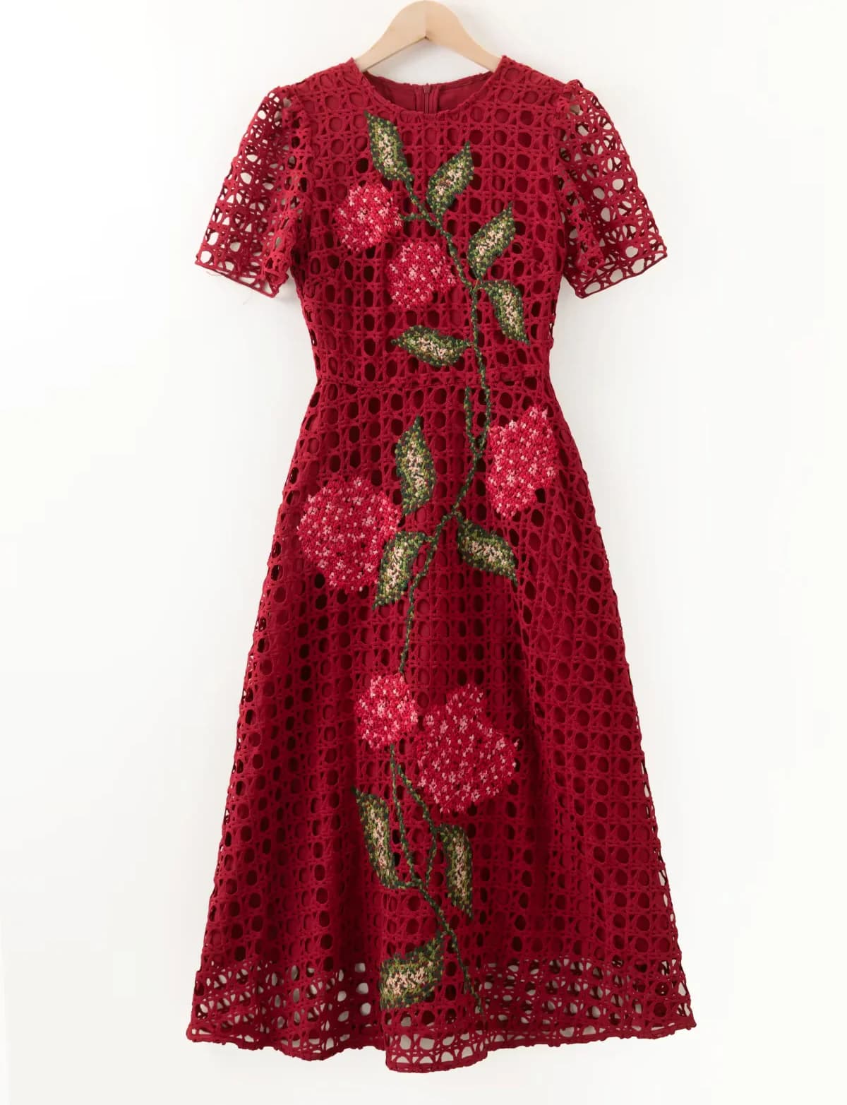 Robe brodée ajourée pour femmes, Style à la mode, motifs de fleurs, manches courtes, mi-mollet, abri