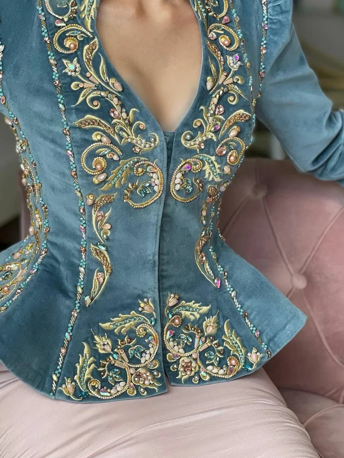 Haut en velours à manches longues pour femmes, broderie vintage, col en V, sexy, décontracté, mince,