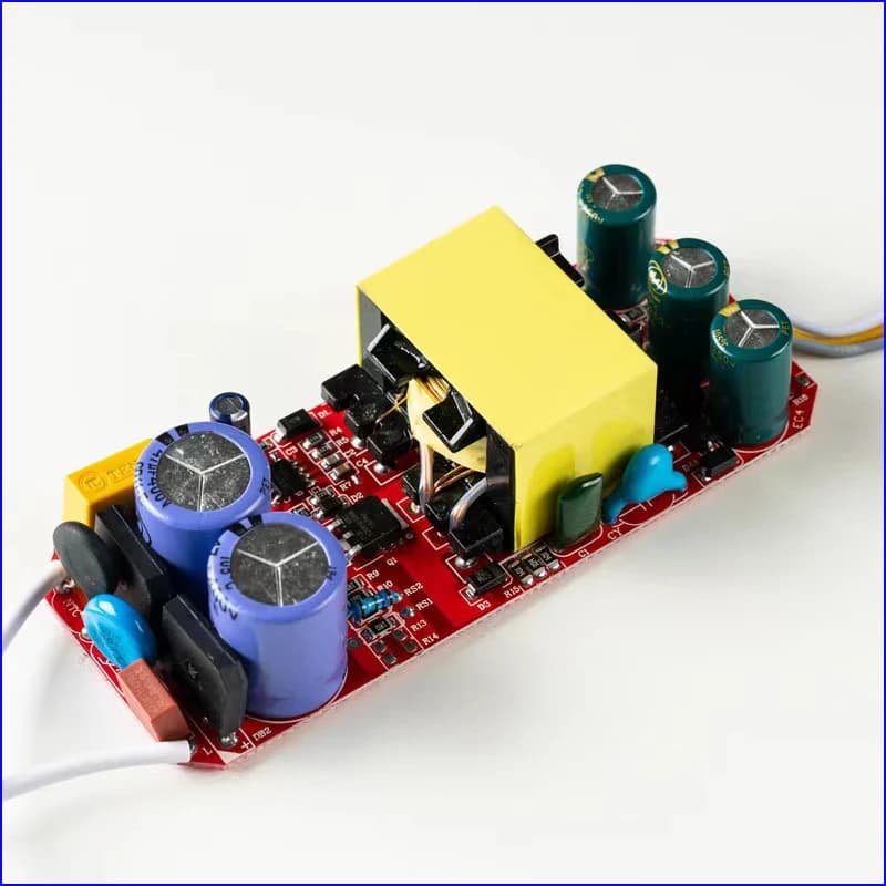 Pilote LED d'isolation d'entrée AC 85-265V avec transformateur LED 3 couleurs (25-36W) (36-50W) × 2 