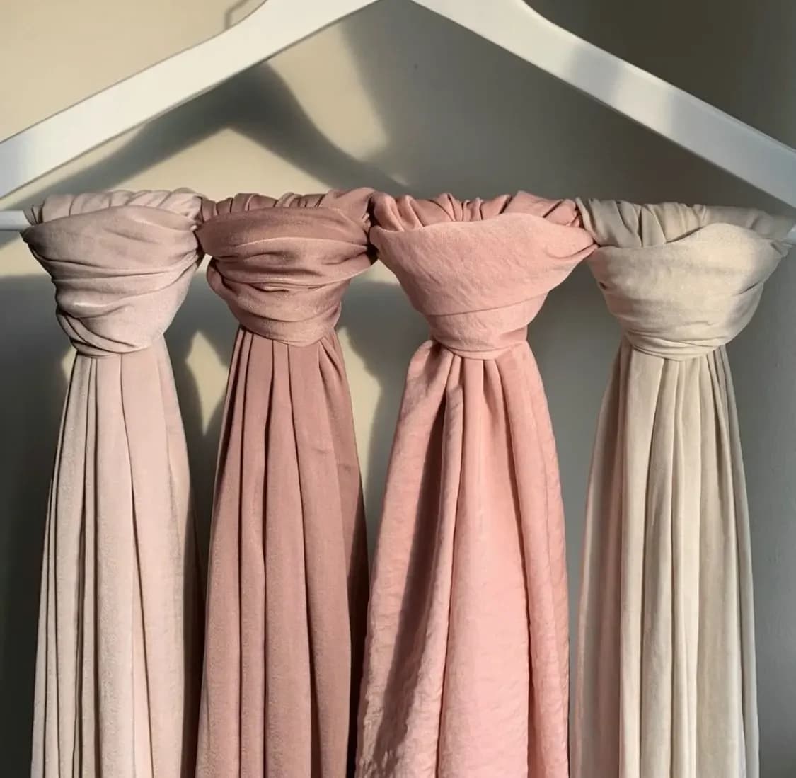 Foulard Hijab en mousseline de soie et velours pour femmes, châle de luxe doux et uni pour femmes mu