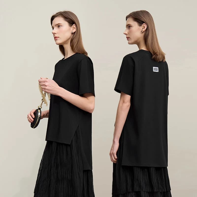 T-shirt Amii Femme Été 2026 Nouveau Col Rond Fente Latérale Coton Broderie Lettre Dentelle Accent Te