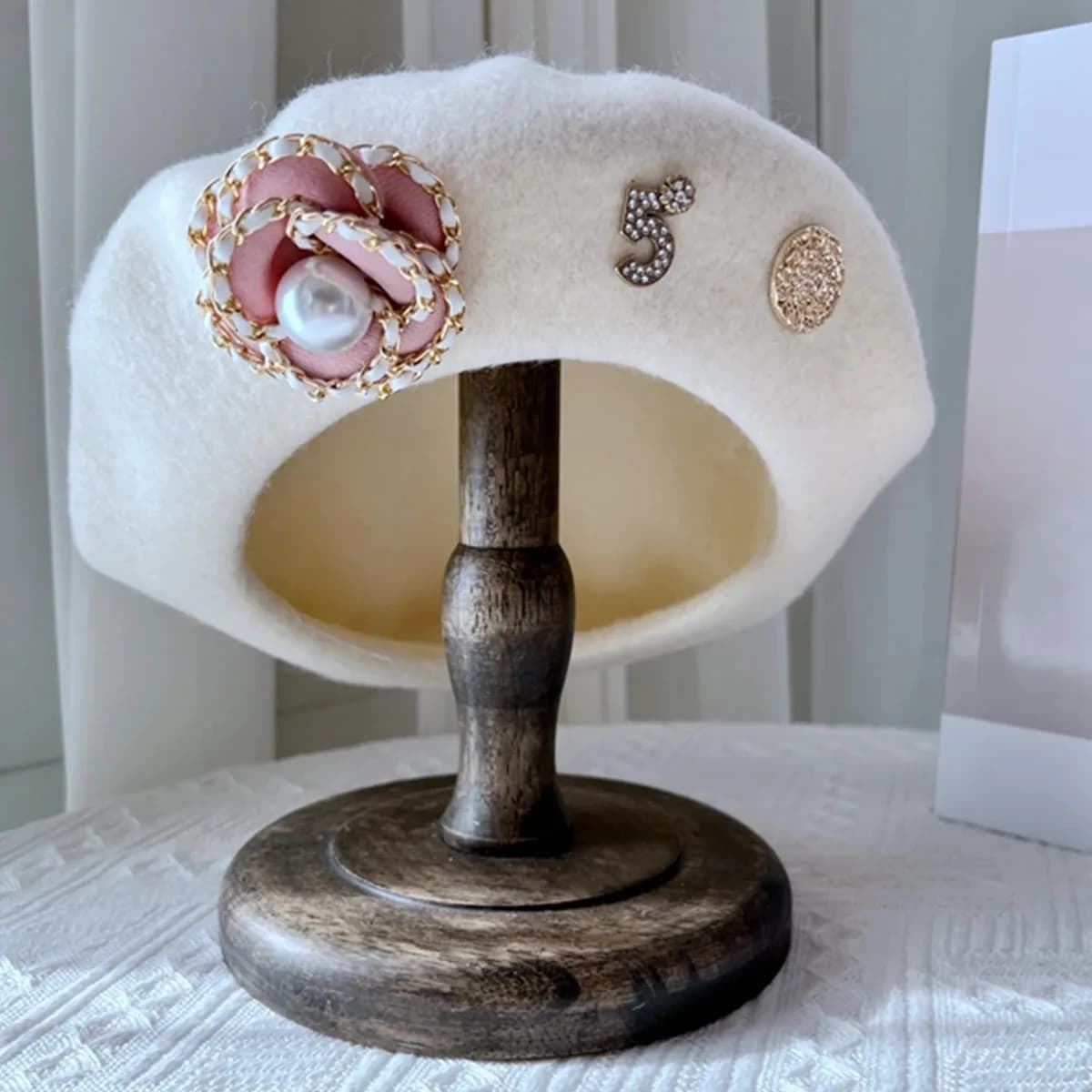 Béret en laine à fleurs pour femmes, 1 pièce, nouvelle marque, chapeau d'hiver pour femmes, bérets p