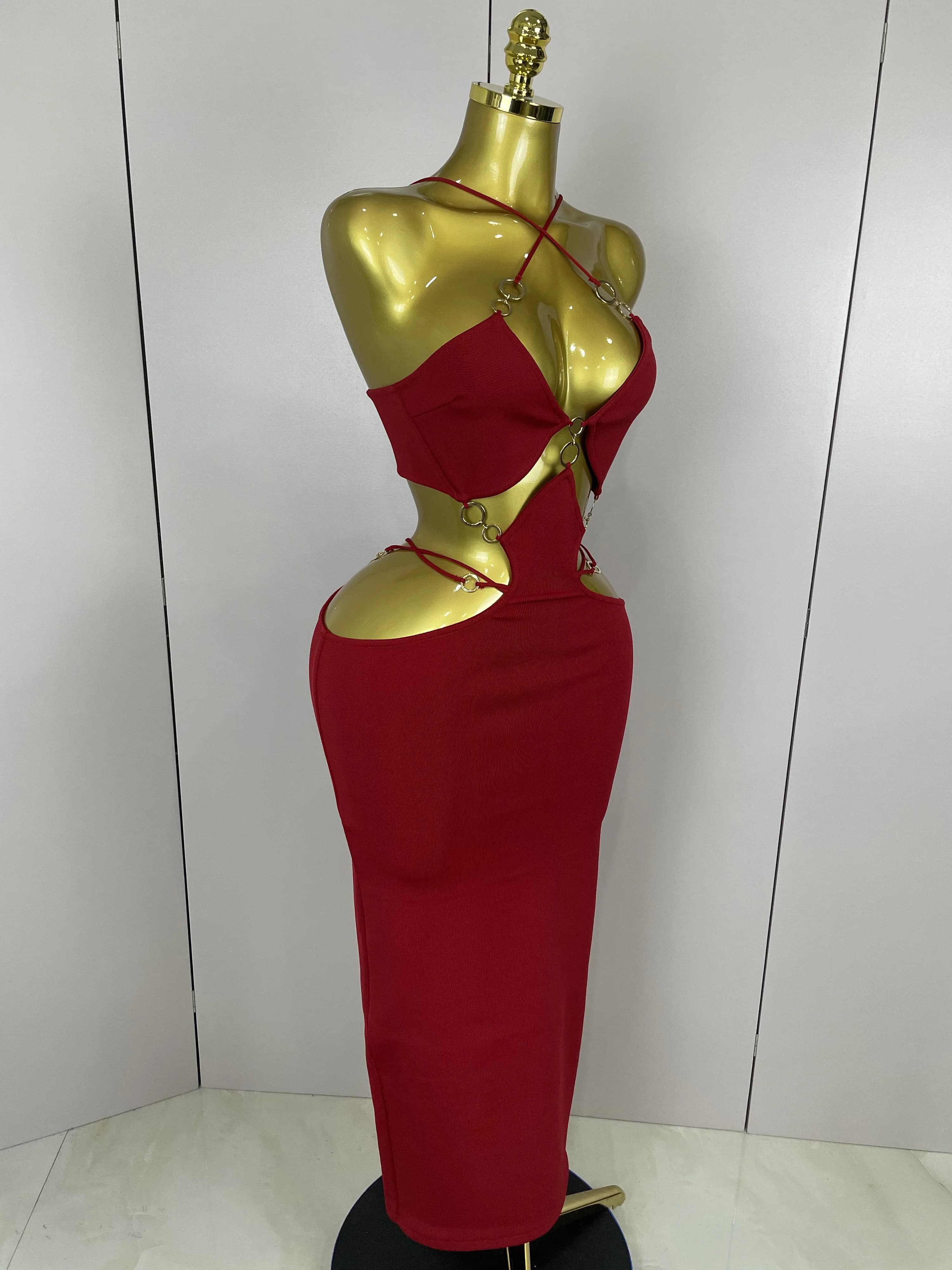 Sexy licou évider sans manches noir rouge moulante longue robe de pansement 2025 femmes célébrer élé