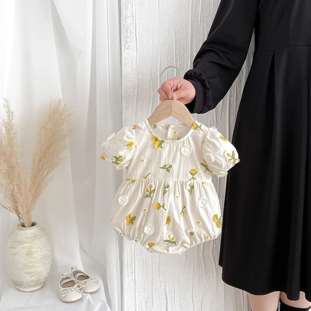 Vêtements d'été pour filles, body une pièce à manches courtes avec broderie de marguerites, 2025