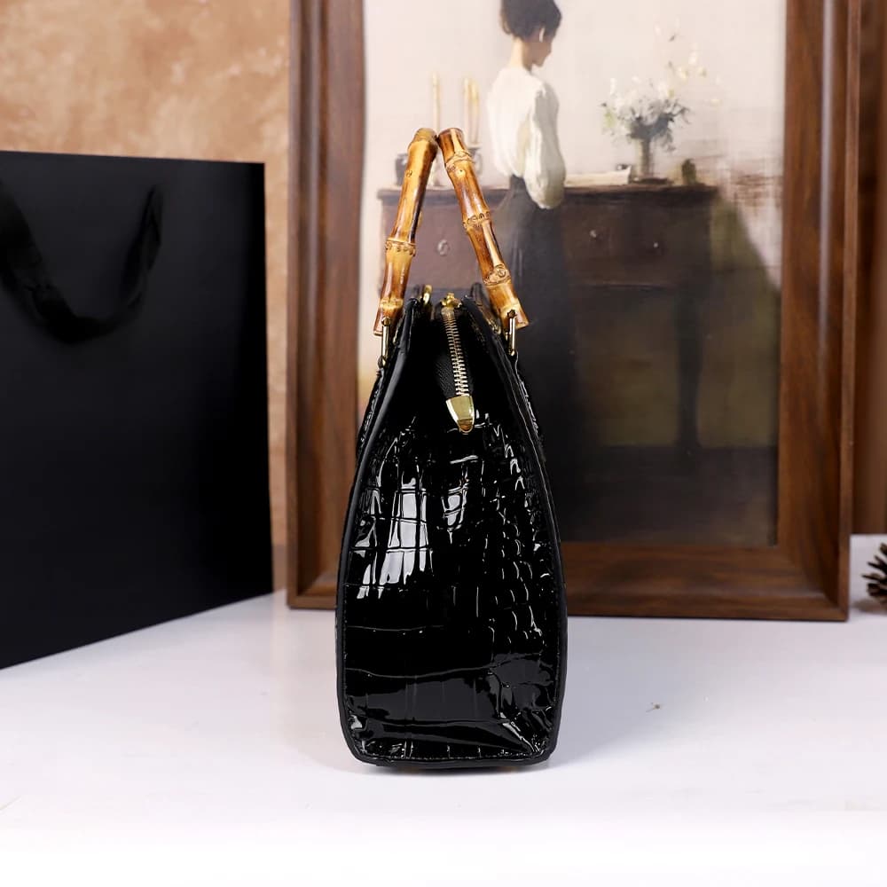 2025 Nouveau sac pour maman d'âge moyen à motif crocodile, sac à main à poignée articulée en bambou 