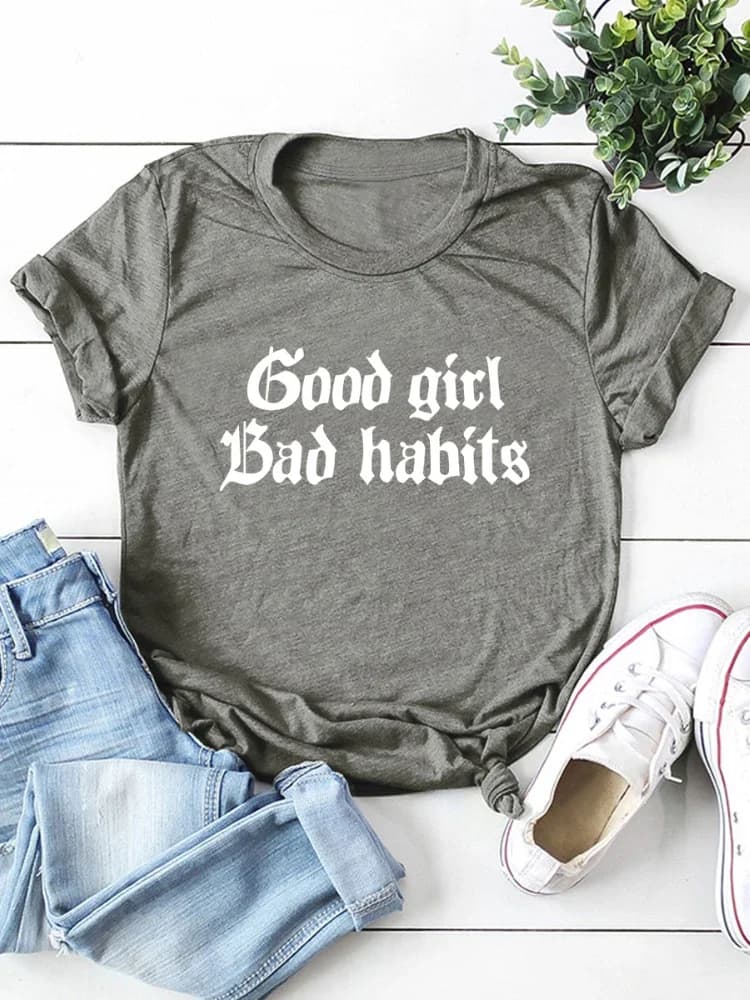 T-shirt à manches courtes et col rond pour femme, avec les mots de Good Girl Bad Habits College