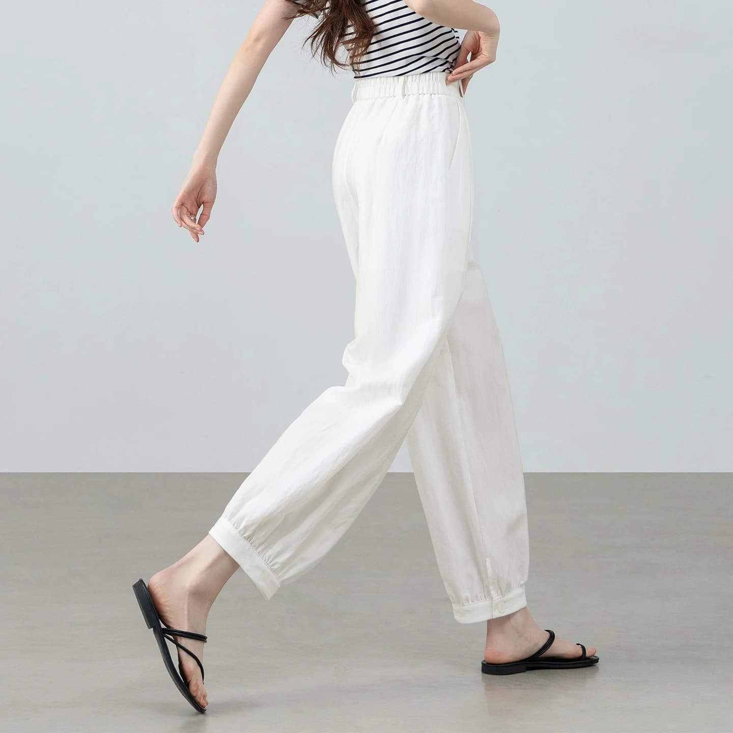 SENTUBILA Pantalon plissé blanc pour femme, style minimaliste, mode bureau, taille à double bouton, 