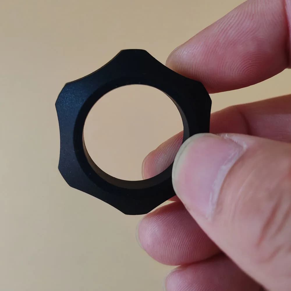 Anneau tactique en silicone Convoy pour lampe de poche adapté aux diamètres de 24 à 27 mm