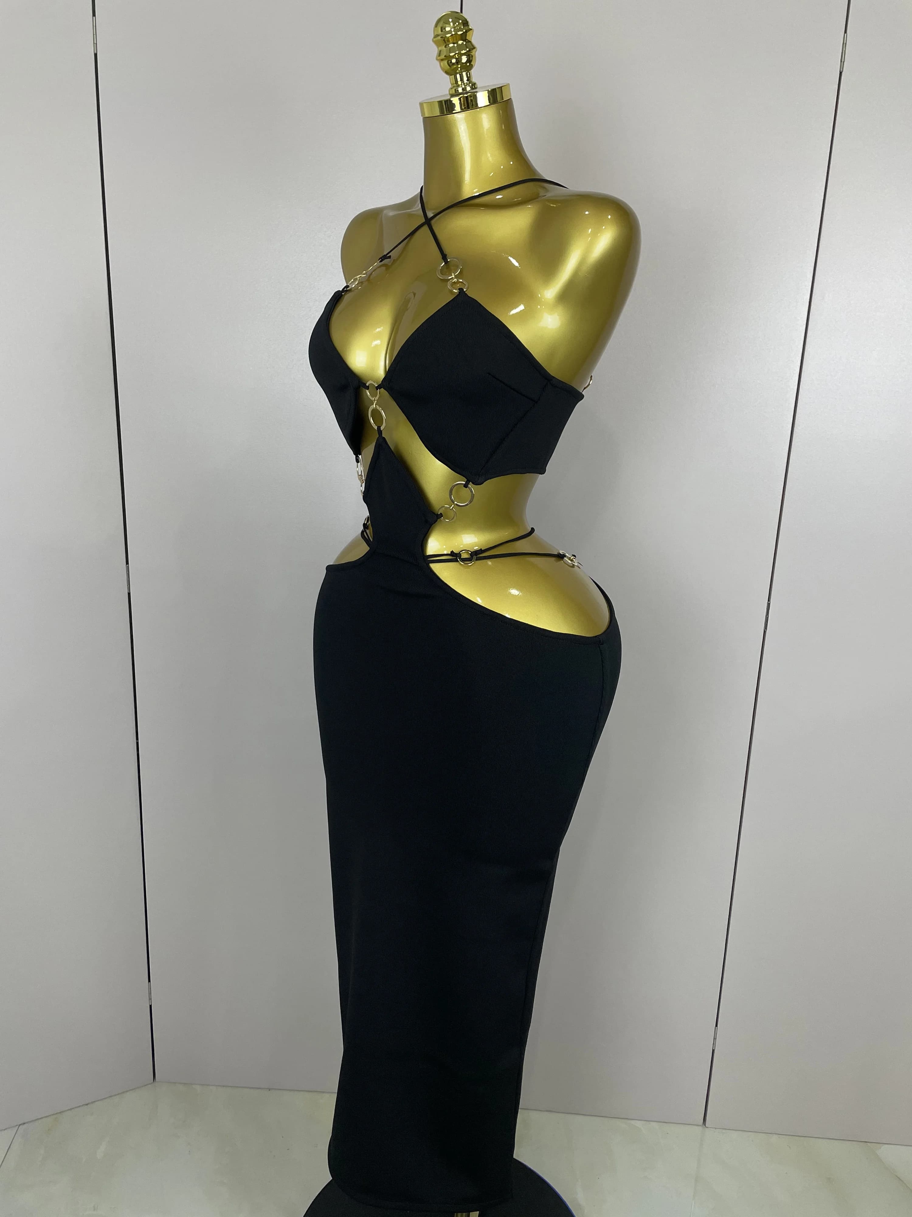 Sexy licou évider sans manches noir rouge moulante longue robe de pansement 2025 femmes célébrer élé