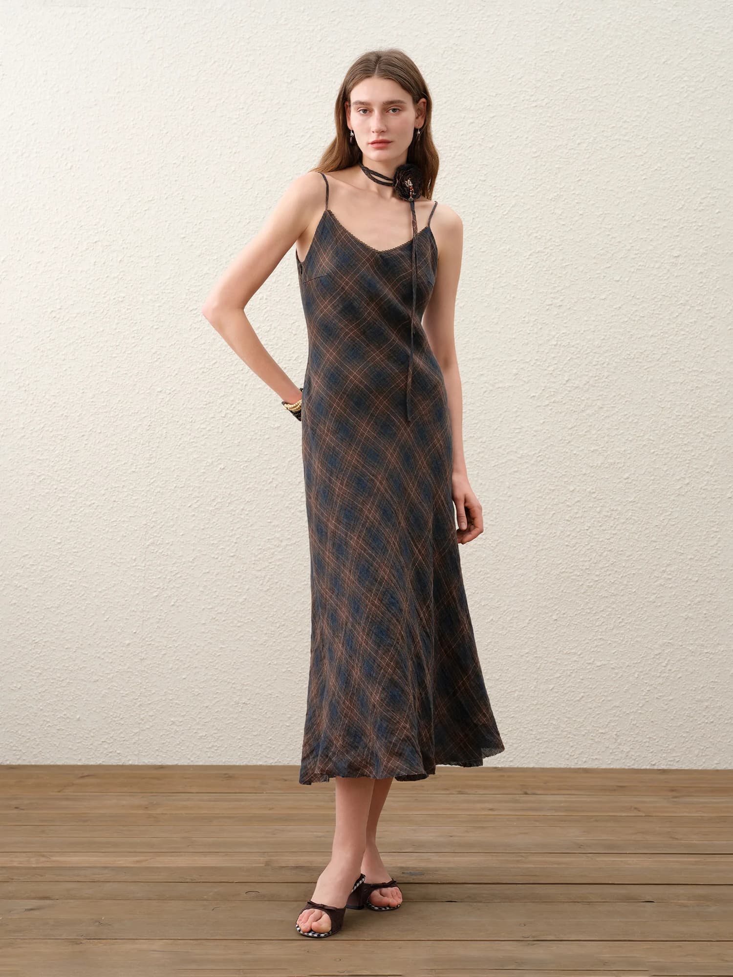 FSLE 【Série Premium】 Robe longue ajustée en lin à col en V et à carreaux rétro pour femme, nouvelle 