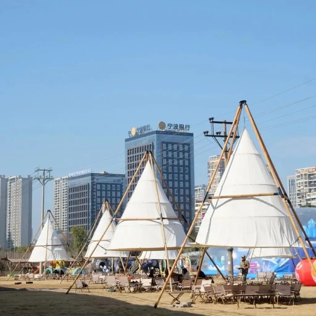 Offre spéciale Camping en plein air lanterne tente Glamping tipi Tenda pyramide conique lanterne ten