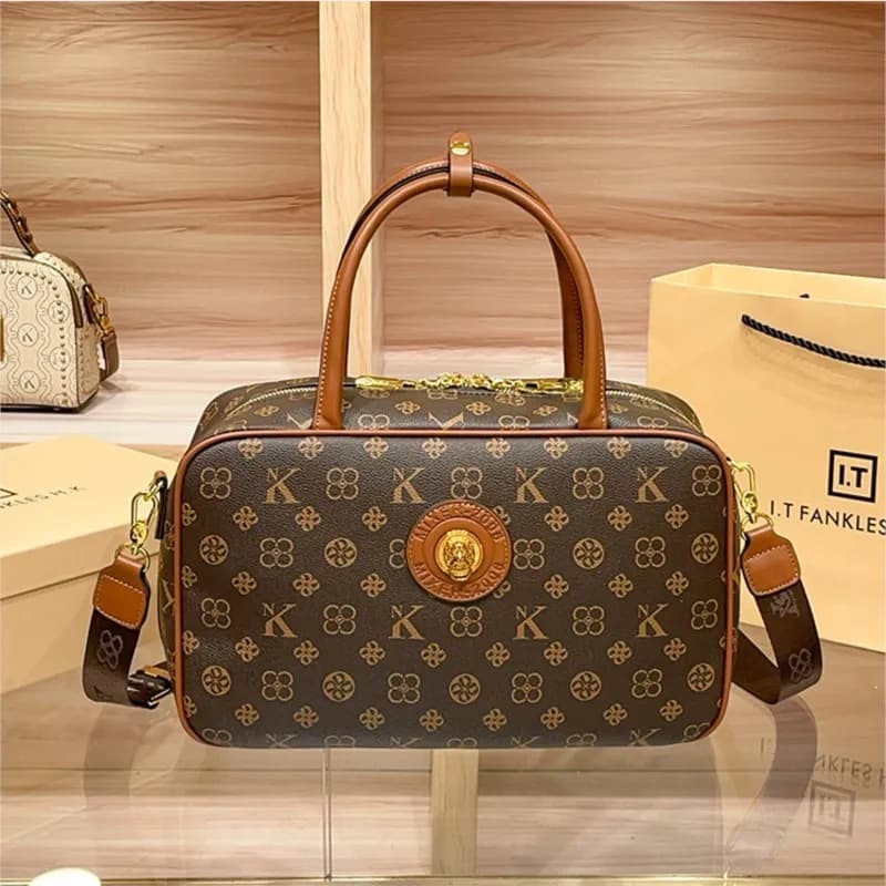 Sac à main léger de marque de luxe pour femmes, sac à bandoulière de styliste de grande capacité à l