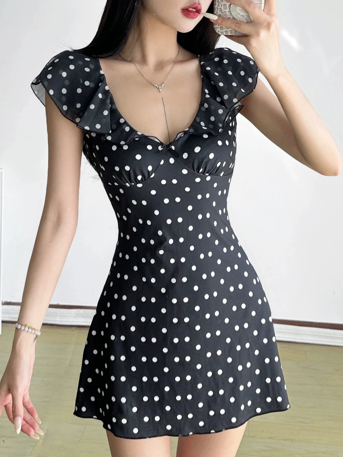Mini robe trapèze à pois pour femmes, Style français, col en v, robe d'été avec manches volantes, te