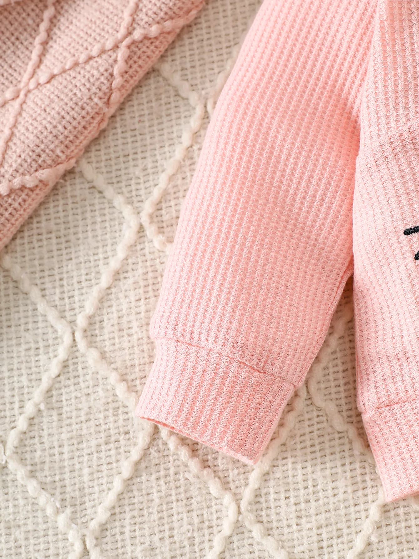 Broderie de lapin mignon pour bébés et tout-petits, sweat-shirt gaufré, pantalon de jogging rayé, en