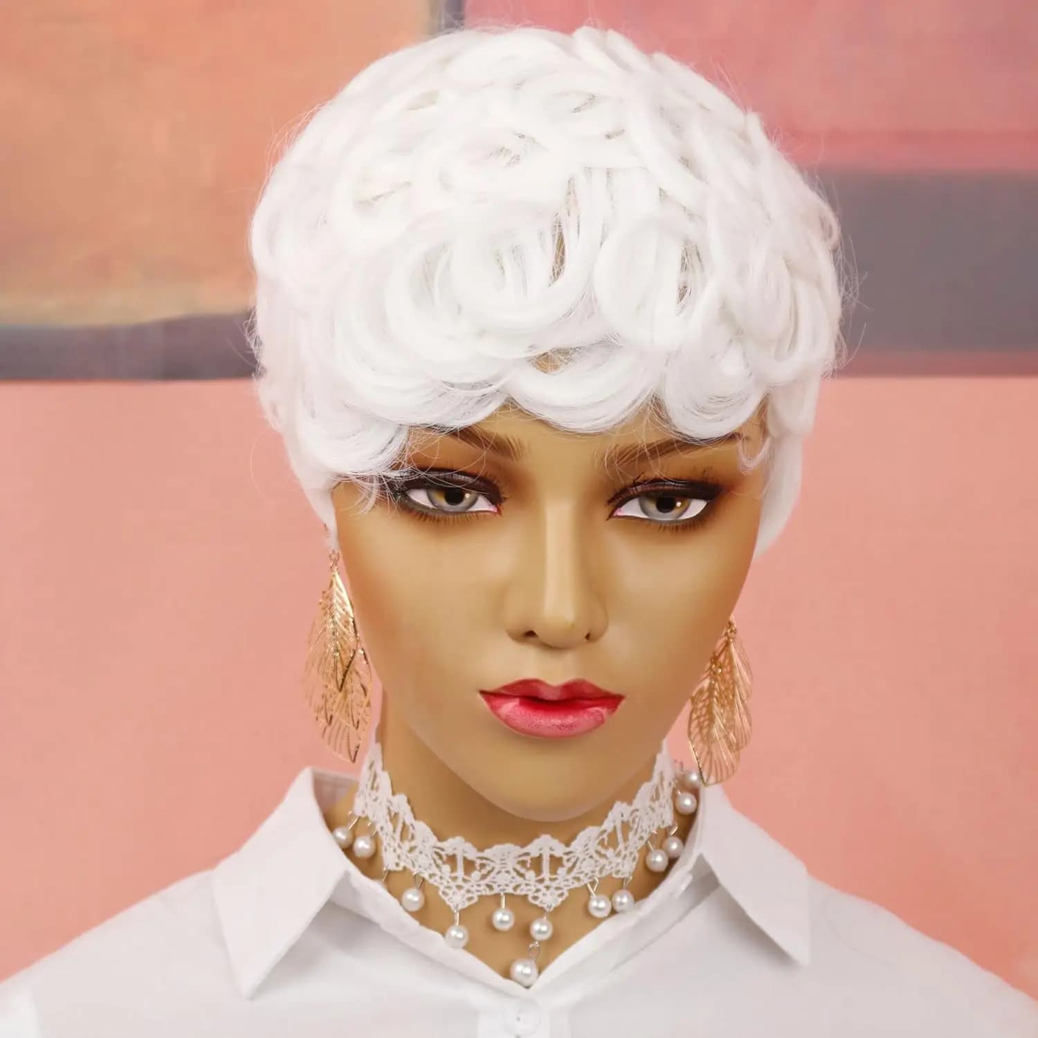Perruque courte bouclée Pixie Cut avec frange pour femmes noires, perruques moelleuses blanches, per