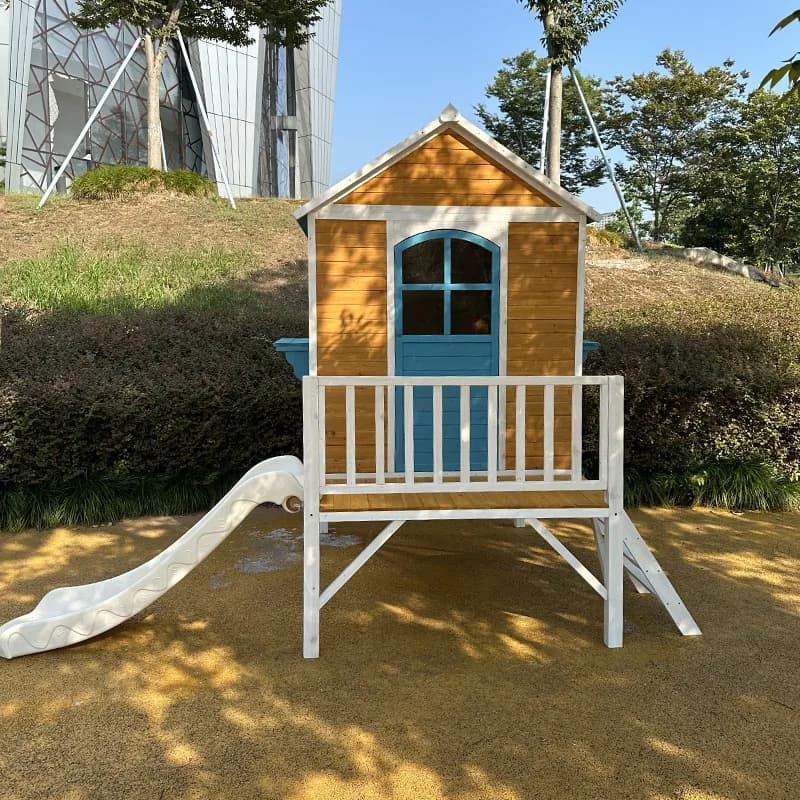 Maison de jeu en bois moderne à deux étages pour enfants avec escalier et toboggan pour les écoles, 
