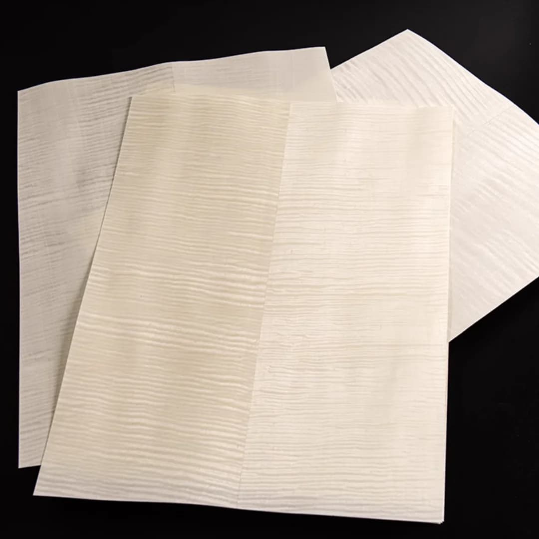 Taille: 510x350mm d'épaisseur: 0.5mm naturel blanchi érable figuré bois placage guitare visage matér