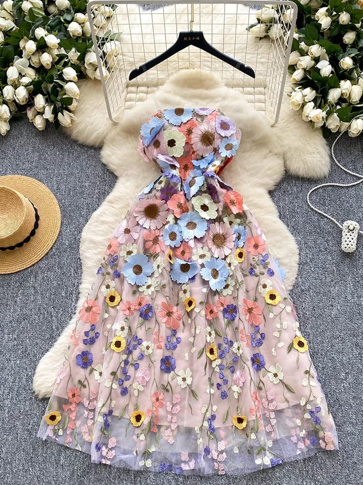 Robe d'été légère de luxe à fleurs tridimensionnelles, sans bretelles, à la mode, élégante, cintrée 