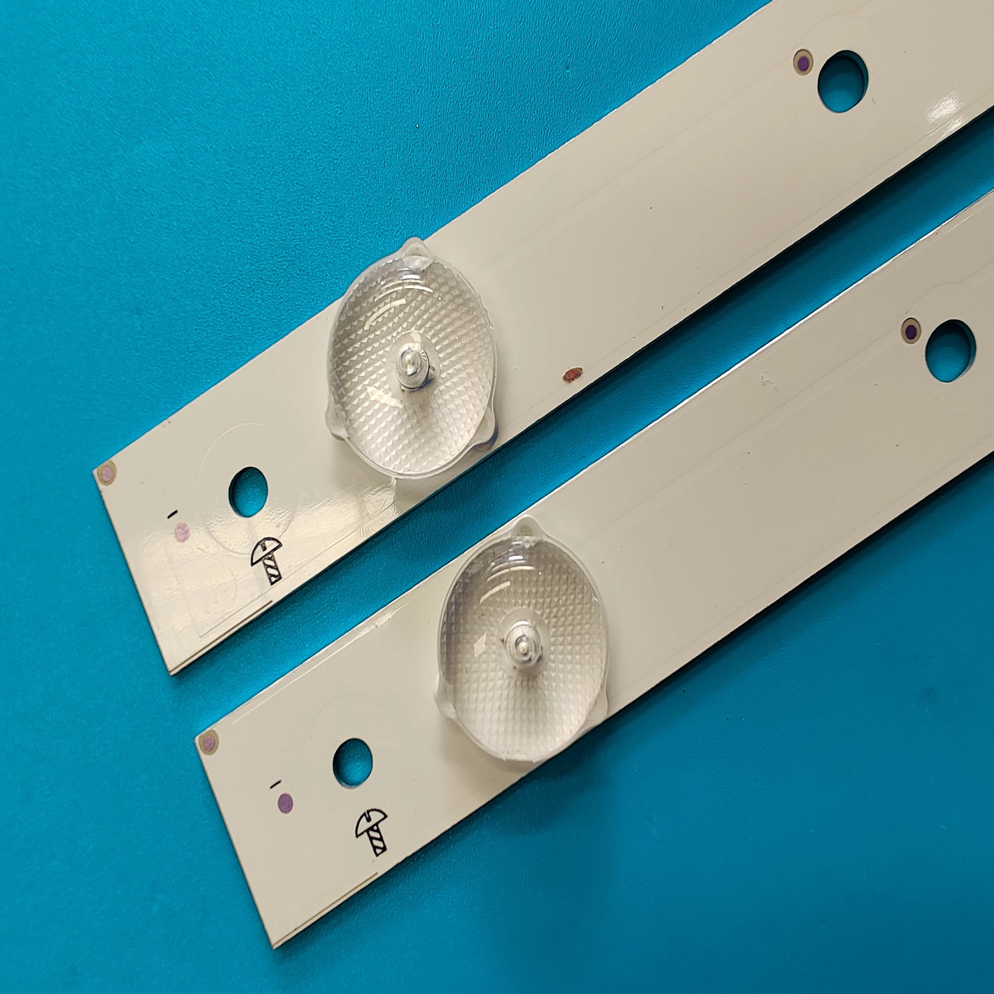 Bande de rétro-éclairage LED pour Philips TV 40 pouces, 40D3505T 40PFT5300/12 40PFT5300/60 40PFK4509