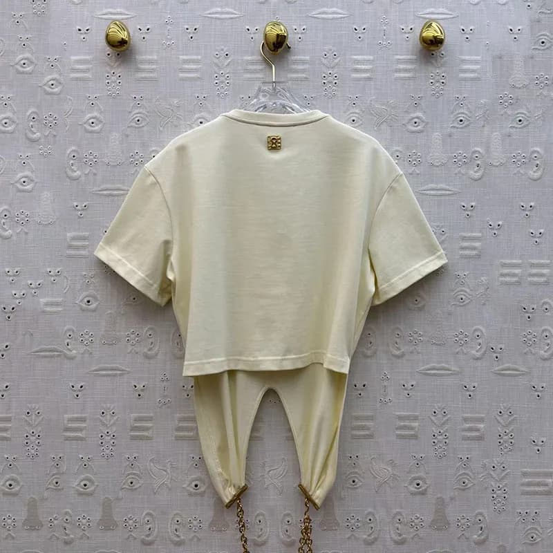 T-shirt asymétrique à col rond et manches courtes pour femme, orné de chaînes, décontracté et de hau