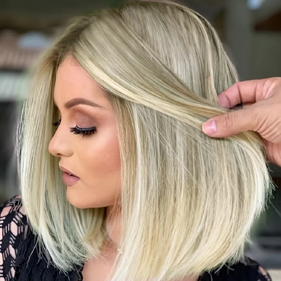 Perruque Bob pour femmes, cheveux synthétiques courts et lisses avec reflets blonds, partie centrale