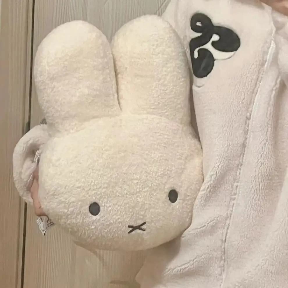 Miffy – poupée en peluche yeux noirs, jouet mignon, oreiller de lit Kawaii, doux et confortable, cou