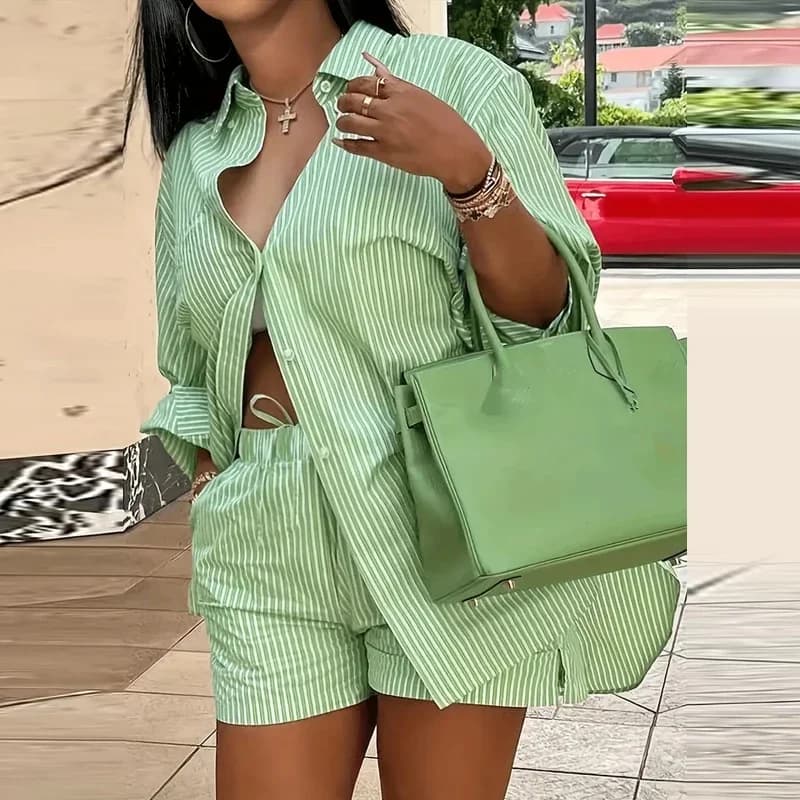 Chemisier et short à boutons et col rabattu pour femmes, tenue Sexy, imprimé rayé, costume deux pièc