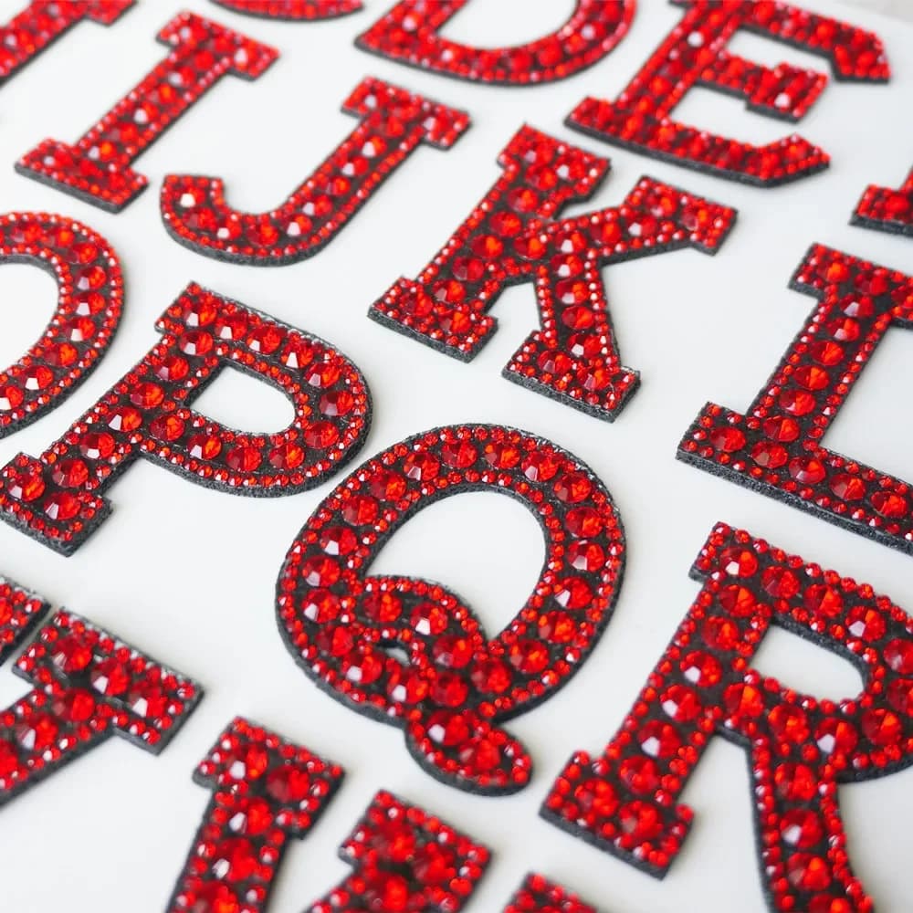A-Z strass rouge vin Alphabet anglais lettre fer à coudre Badges Patch 3D patchs sac chapeau Jeans A