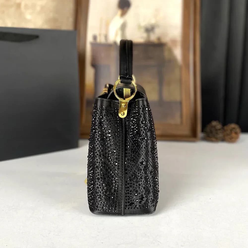 Brillant diamant Style sac à main 2025 nouveau sac pour femmes européennes et américaines Rivet eau 