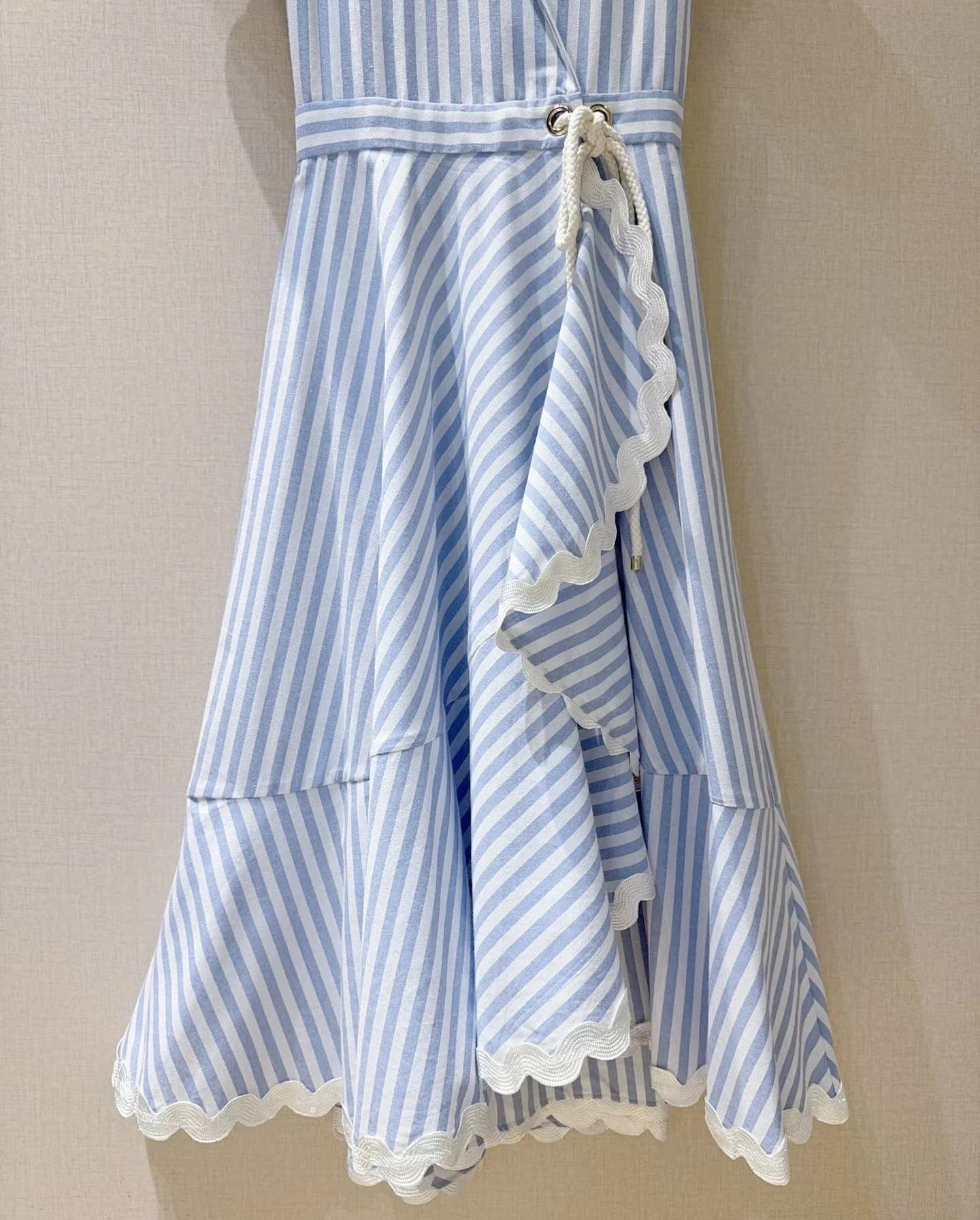 Top qualité nouvelle robe de printemps 2026 mode Style femmes Sexy col en v bleu blanc rayé imprimé 
