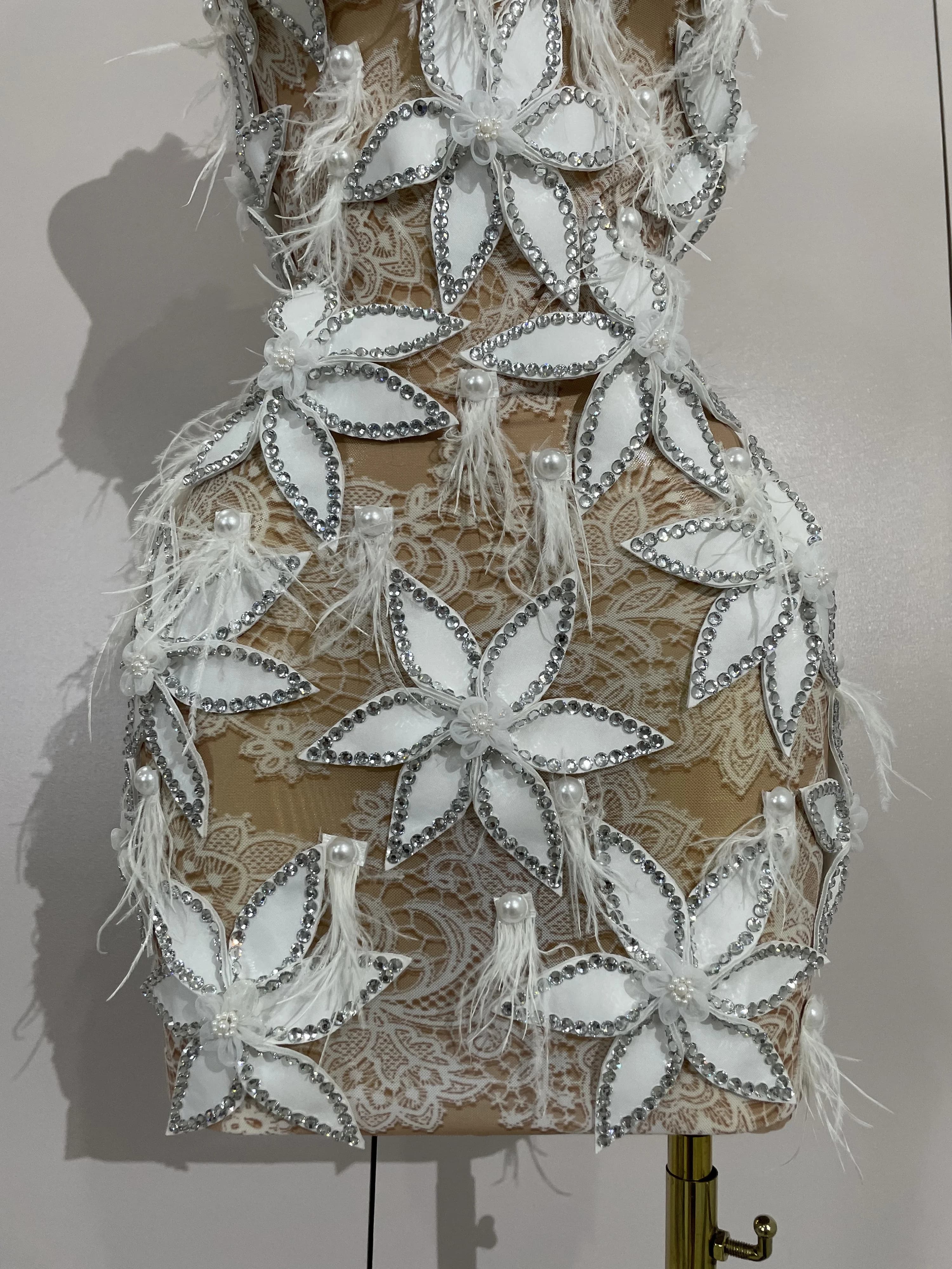 Sexy brillant diamant fleurs plumes blanc Transparent Slip robe courte soirée bal célébrer anniversa