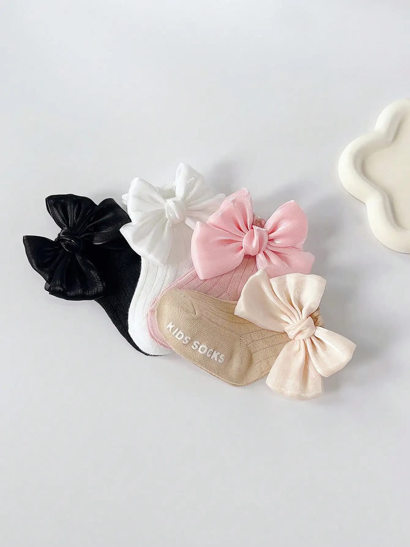 4 paires de chaussettes de sol antidérapantes avec nœud pour bébé, chaussettes d'apprentissage douce