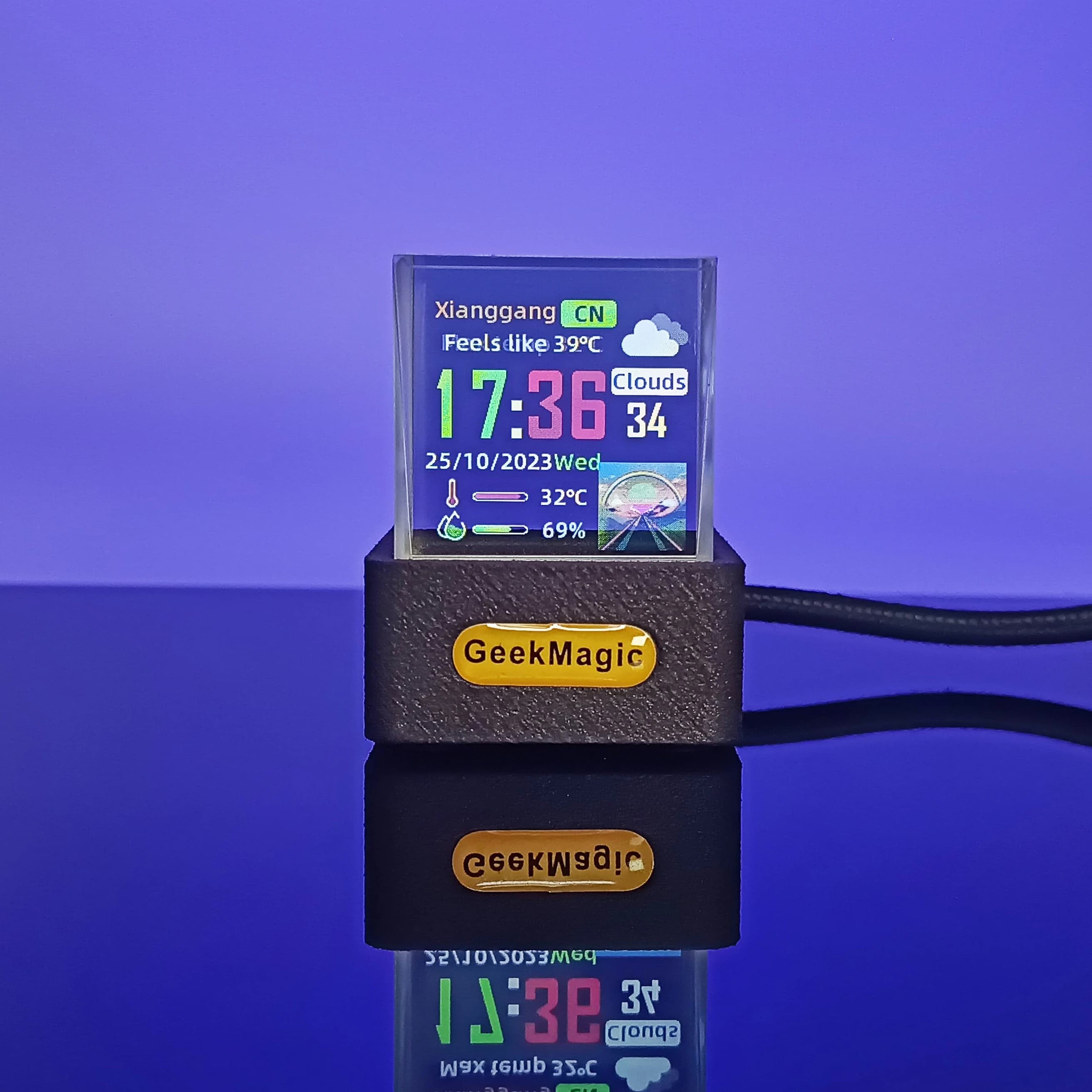 GeekMagic Mini Gadget de prévision météo à affichage en cristal avec Station d'horloge de bureau WiF